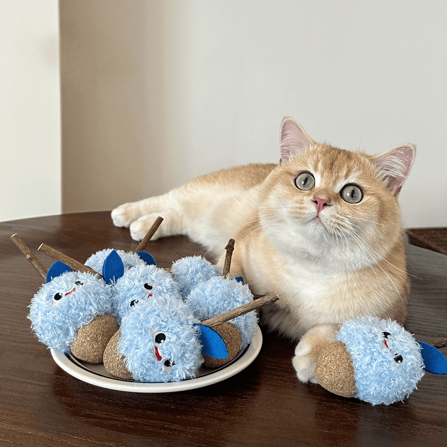 Snowberry Cat Chew Toy