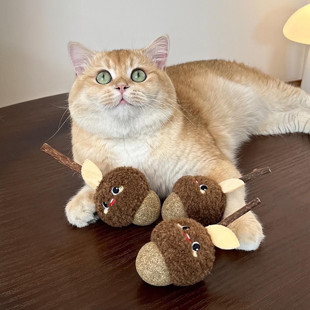 Hazelnut Cat Chew Toy