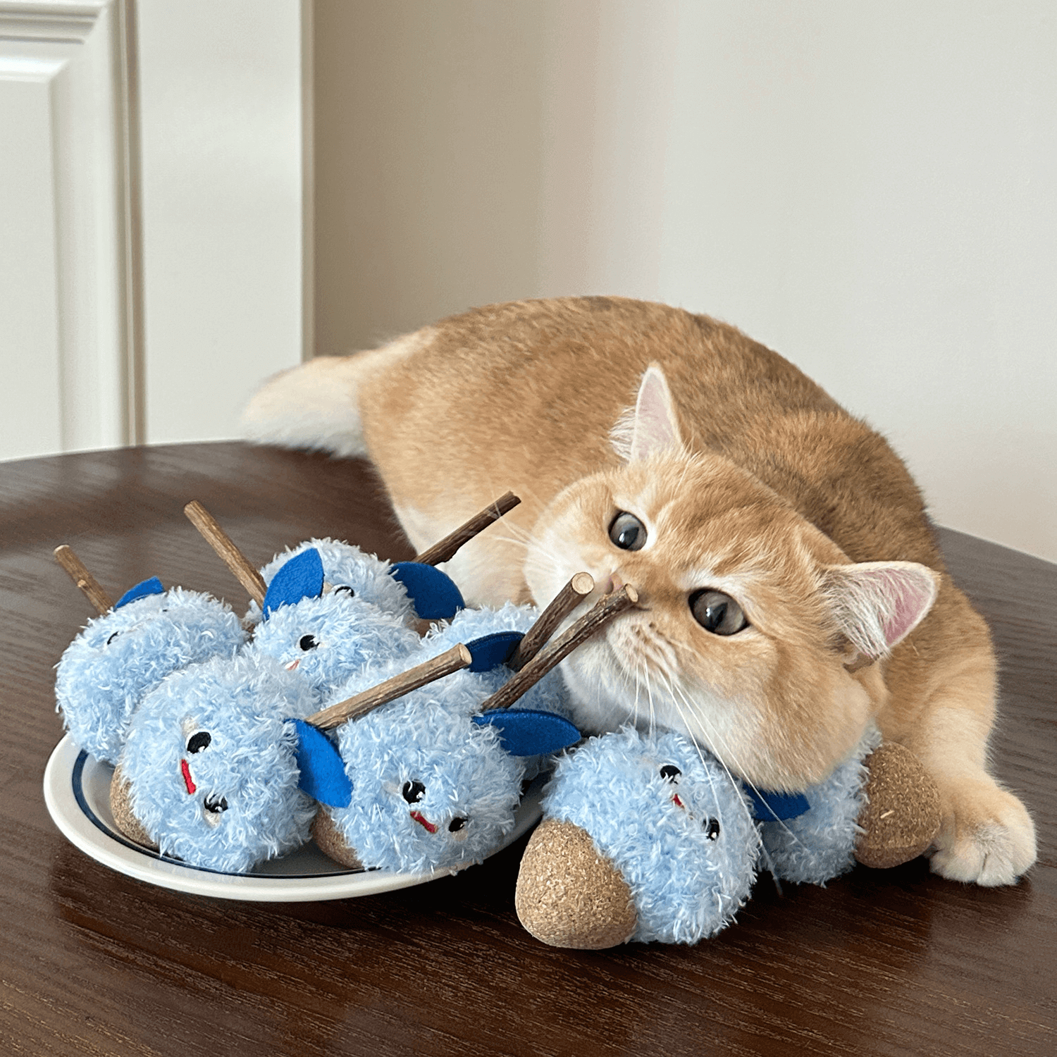 Snowberry Cat Chew Toy