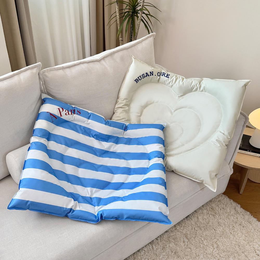 Heart-Pattern Pet Cooling Bed