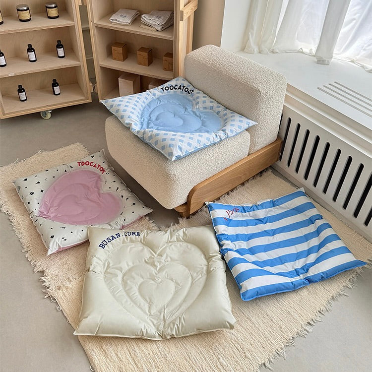 Heart-Pattern Pet Cooling Bed