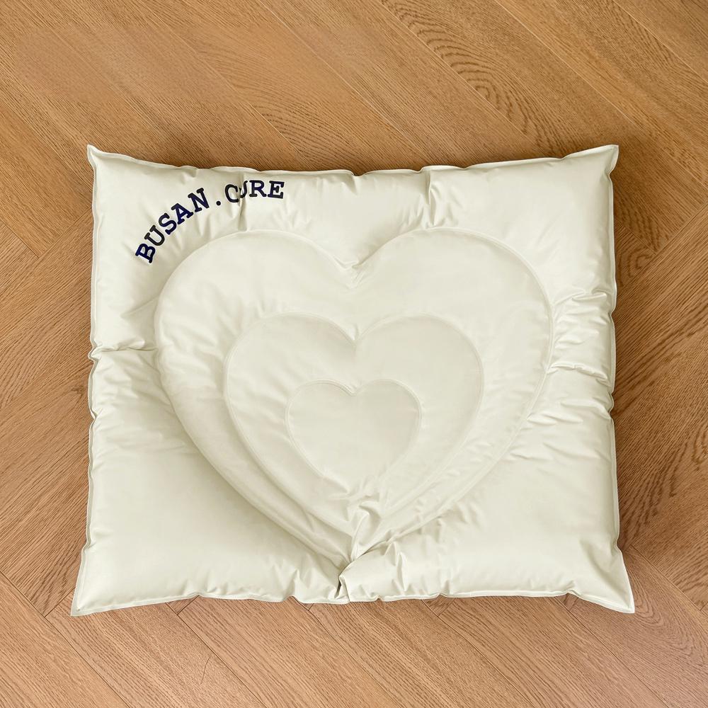 Heart-Pattern Pet Cooling Bed